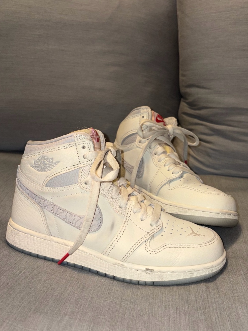 Air Jordan 1 Retro High OG Big Kid’s 4, Sail/Pale Ivory/Coconut Milk/University